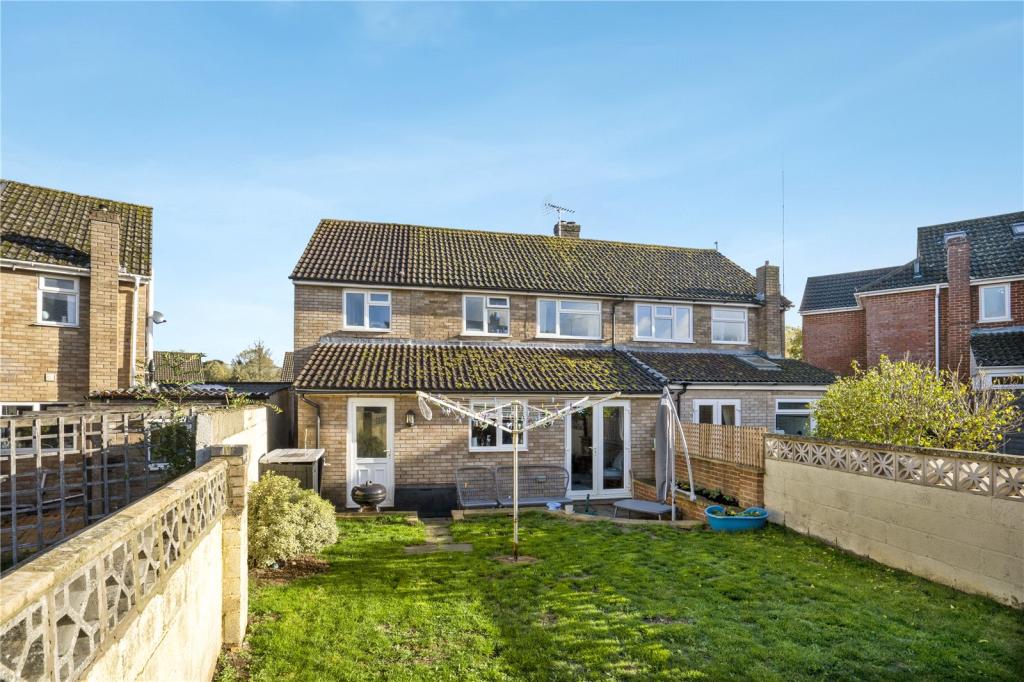28 Barrow Close