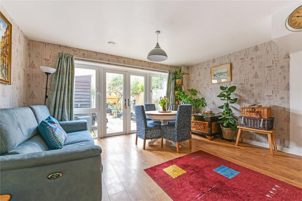 Sitting/Dining Room