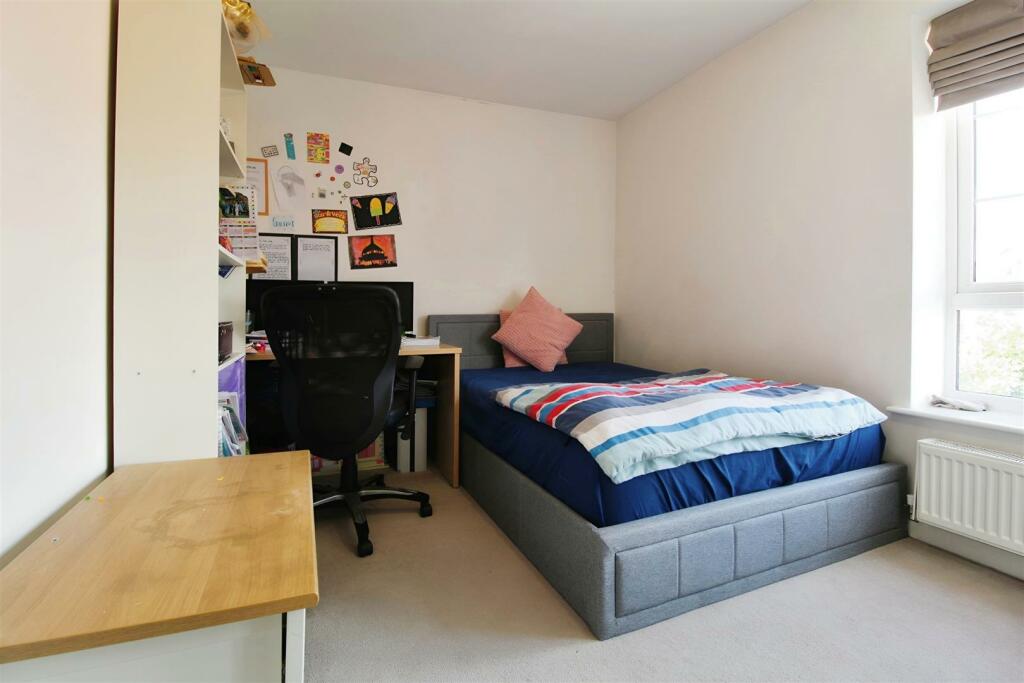 eb23d858-bed 202.JPG