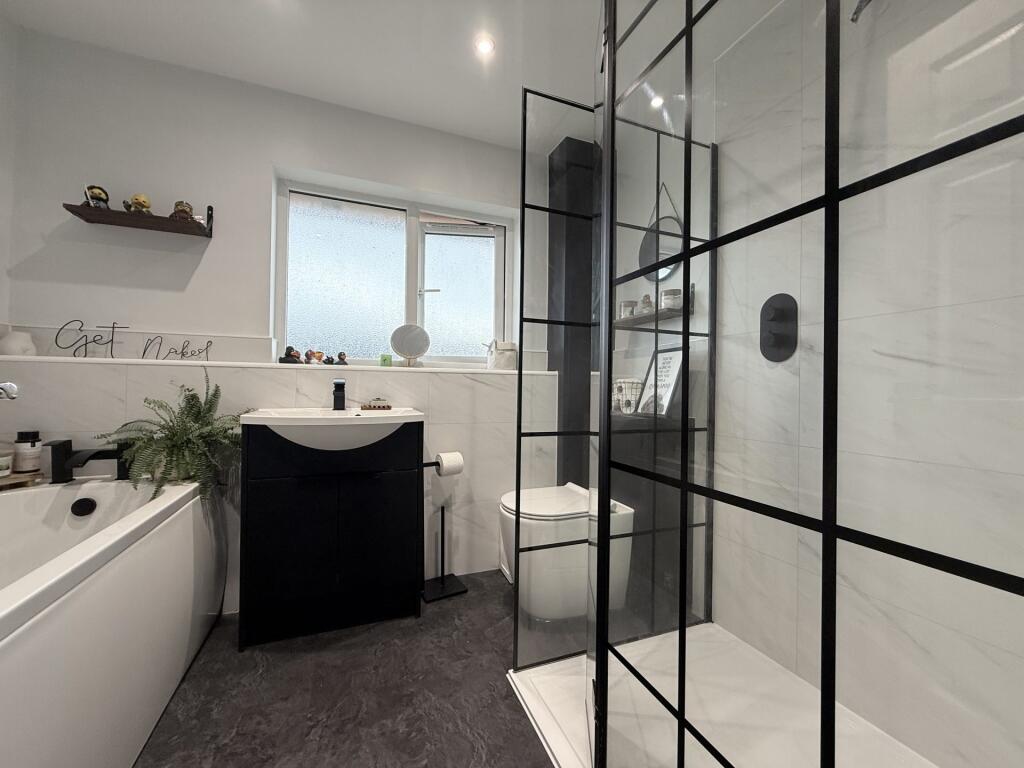 144 Hardthorn Road, Dumfries, DG2 9JT - Braidwoods