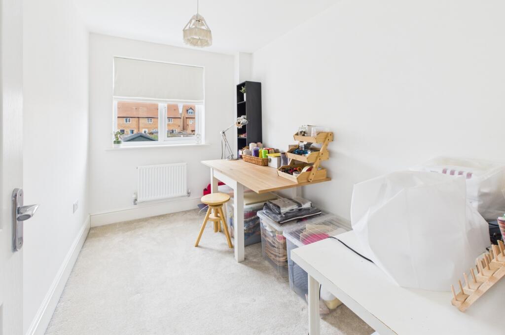 CAM02519G0-PR0342-STILL006