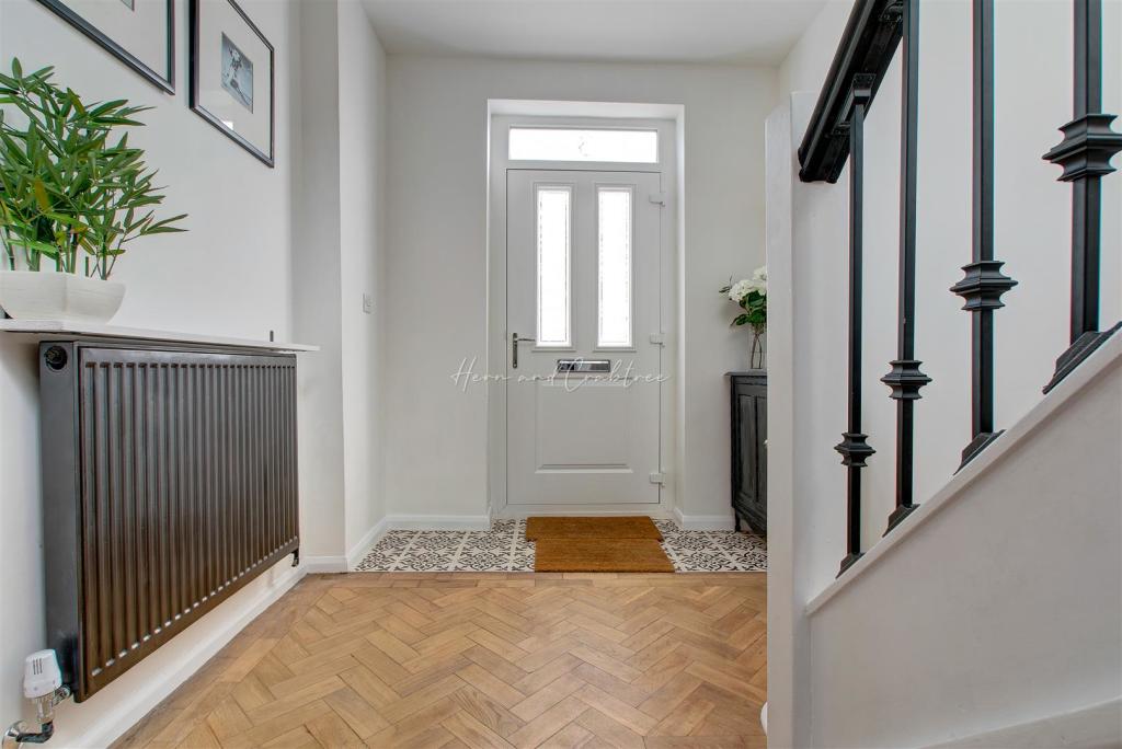 King George V_Hern_Crabtree_ (29).jpg