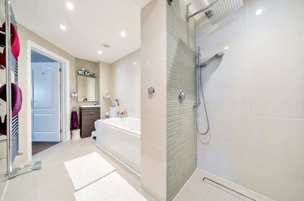 1272690-15-6836f8...