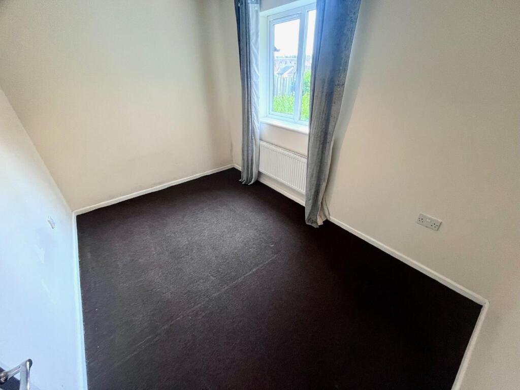 BEDROOM.jpg