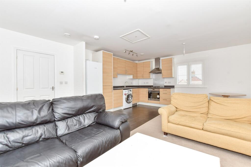 Lounge/Kitchen/Dining