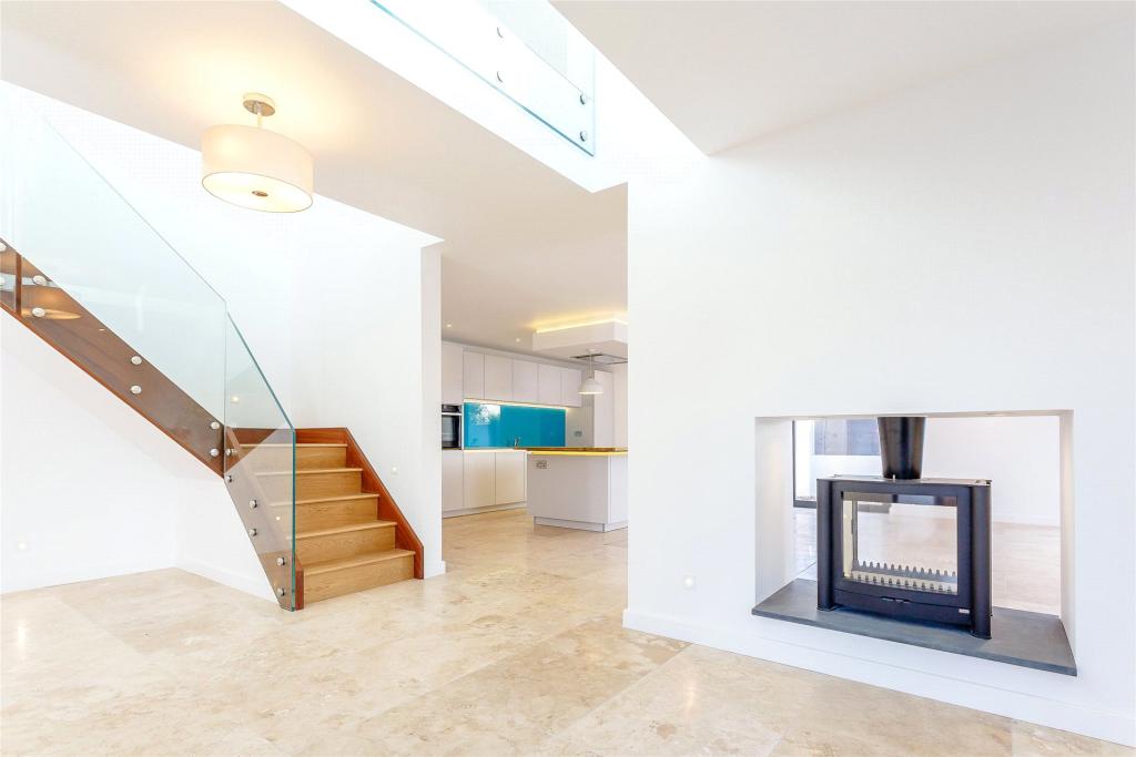 Reception/Hallway