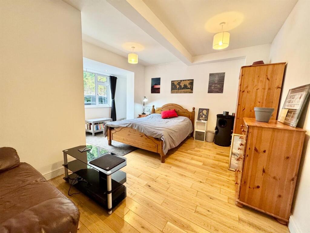 PHOTO-2025-09-05-10-47-50 (16).jpg