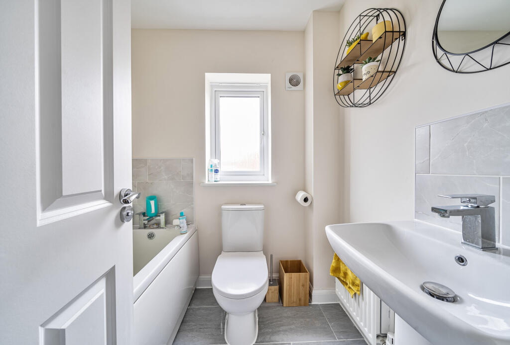 1296405-26-682ccb...