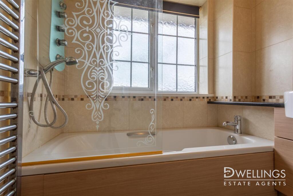 DWELEST - 62 Hawthorn Cresent, DE15 9QP-0014.jpg