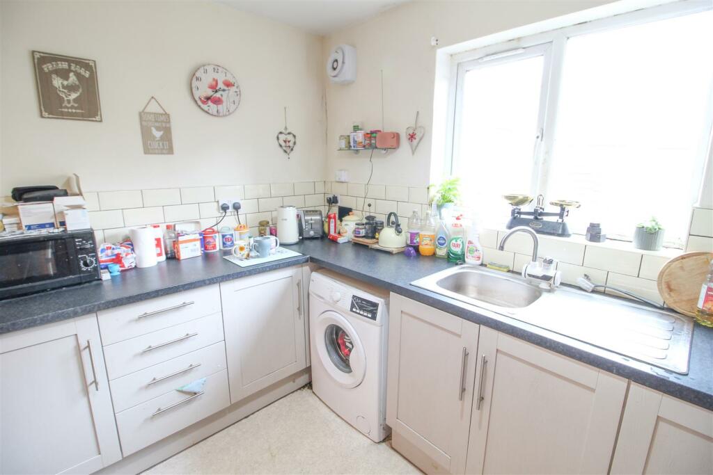 kitchen c.jpg