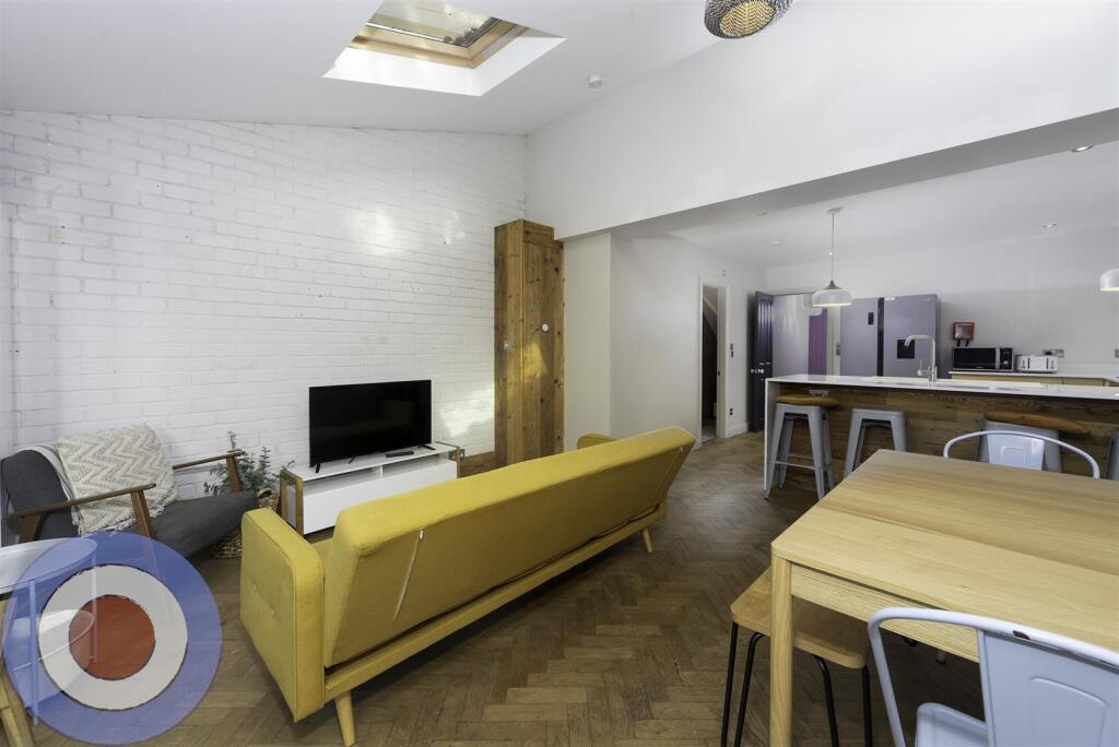 living_2-Edit copy.jpg