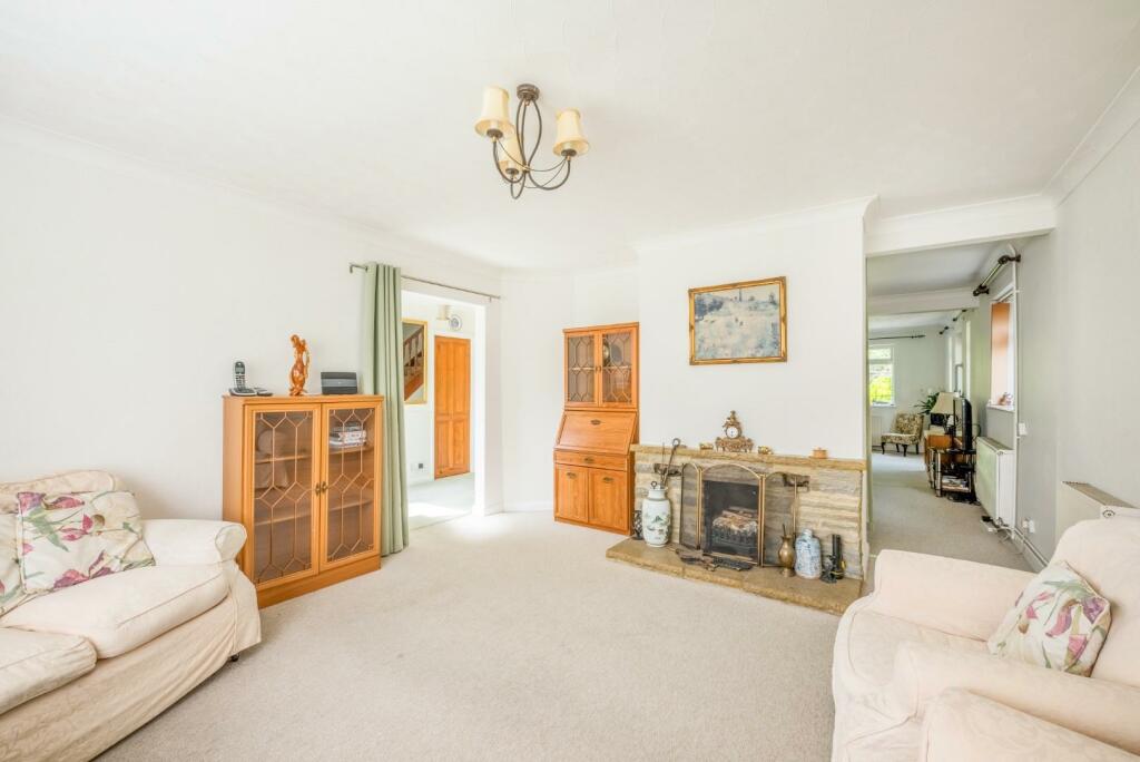 8a Woodside Close-7.jpg