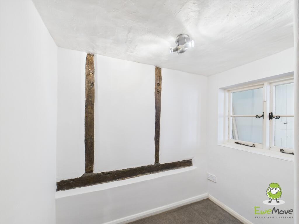 CAM03778G0-PR0198-STILL011