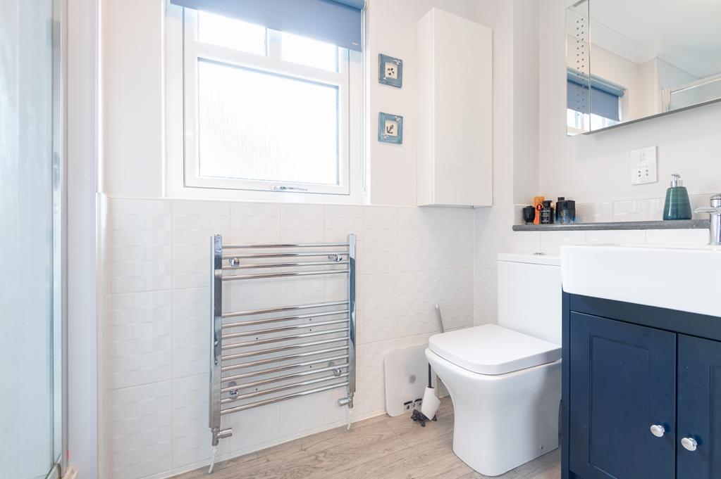 ENSUITE SHOWER ROOM