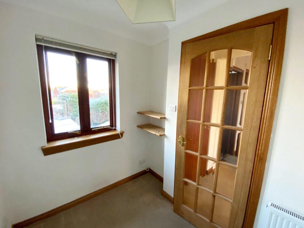 BEDROOM 5 / STUDY