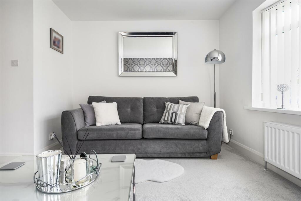 6 Angus Drive4.jpg