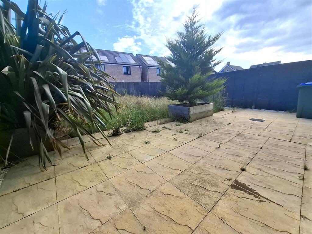 garden 1.jpg