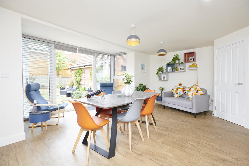 Kitchen/Dining/Li...