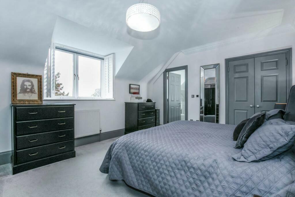 206990_32943908_I...