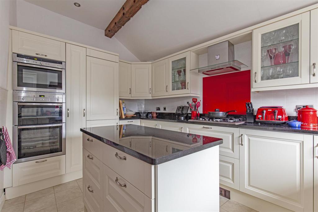 Kitchen-3.jpg
