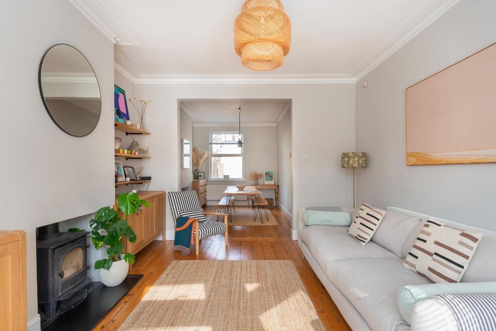 7H7AVP - Living Room B.jpg