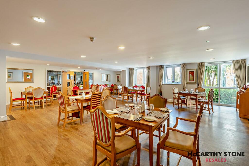 8599175-interior17-800.JPG
