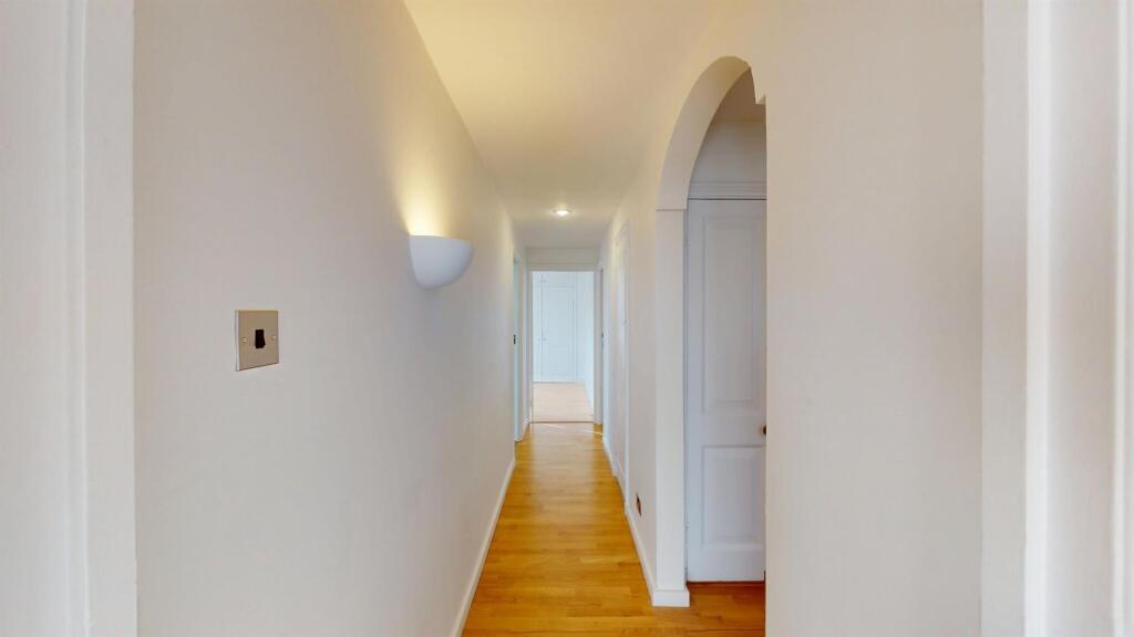 30CC.hallway2.jpg