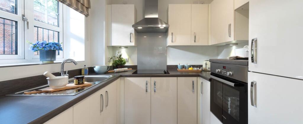 Show Apartment Kitchen