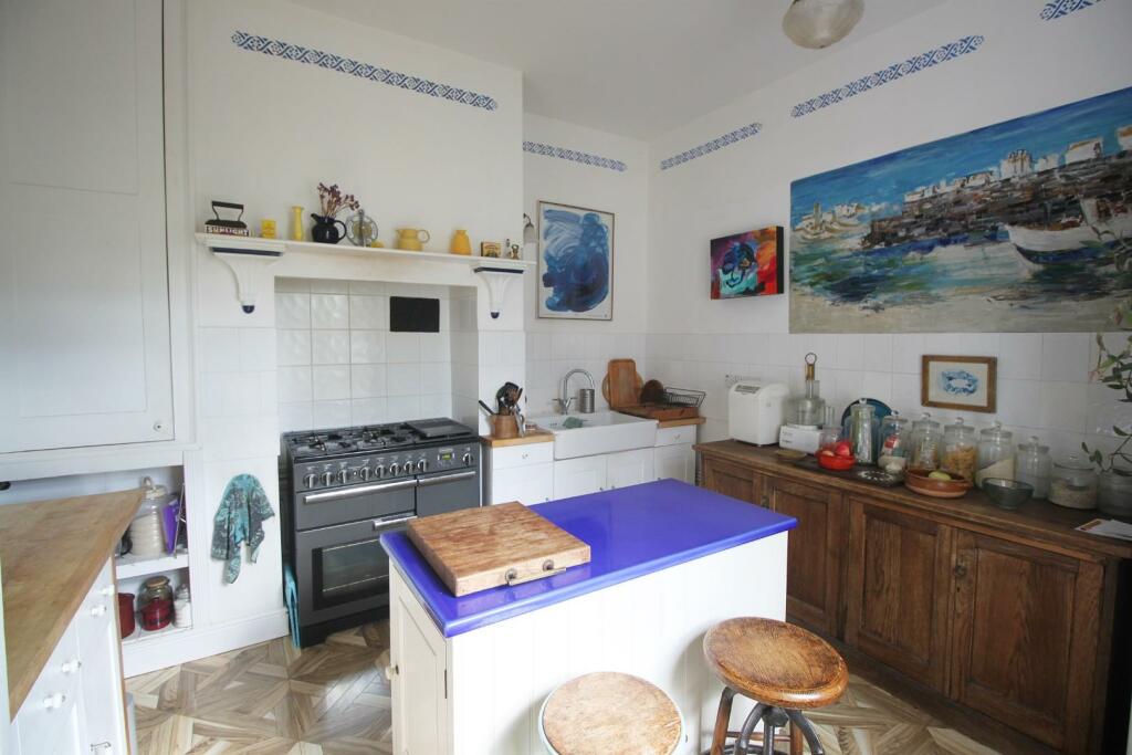 Kitchen 1.JPG