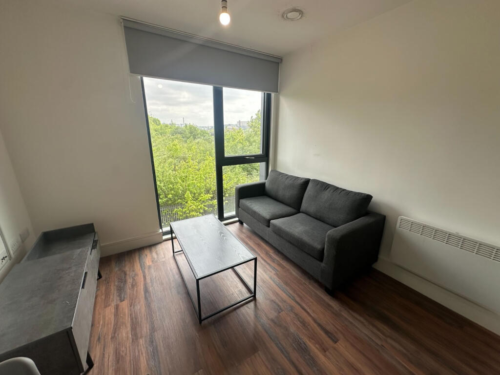 GC837437393WhatsApp Image 2025-05-20 at 14.38.3...