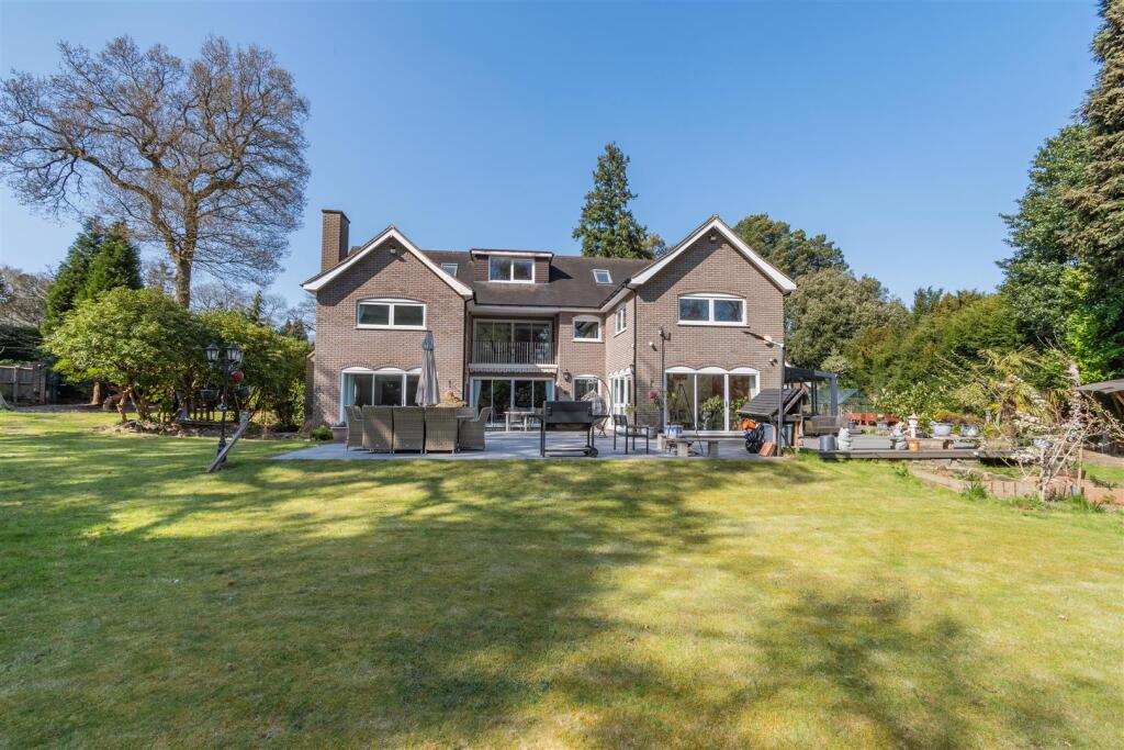 8642730-exterior06.jpg