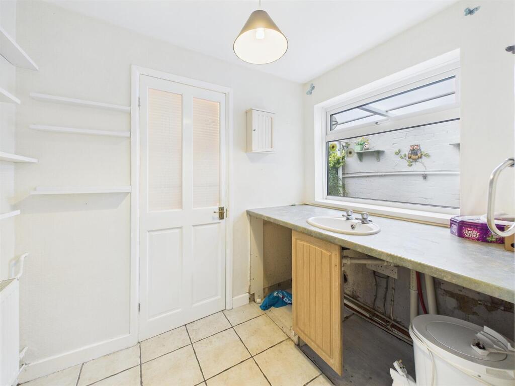 6 - Maldowers Lane.jpg