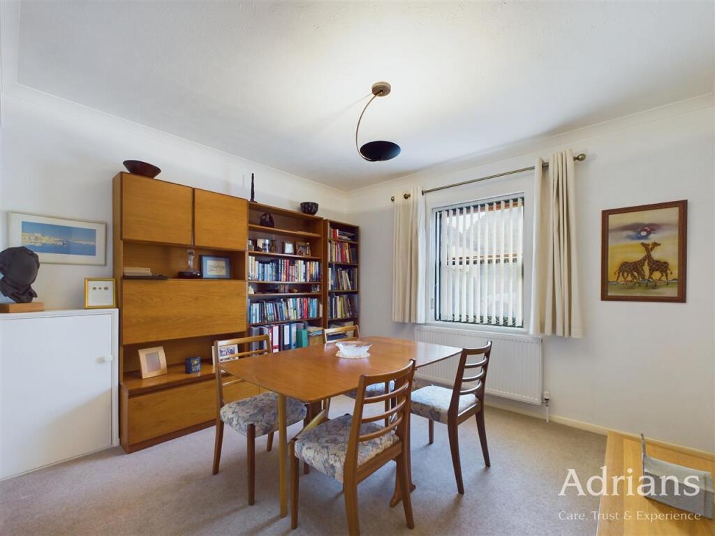 DINING ROOM /