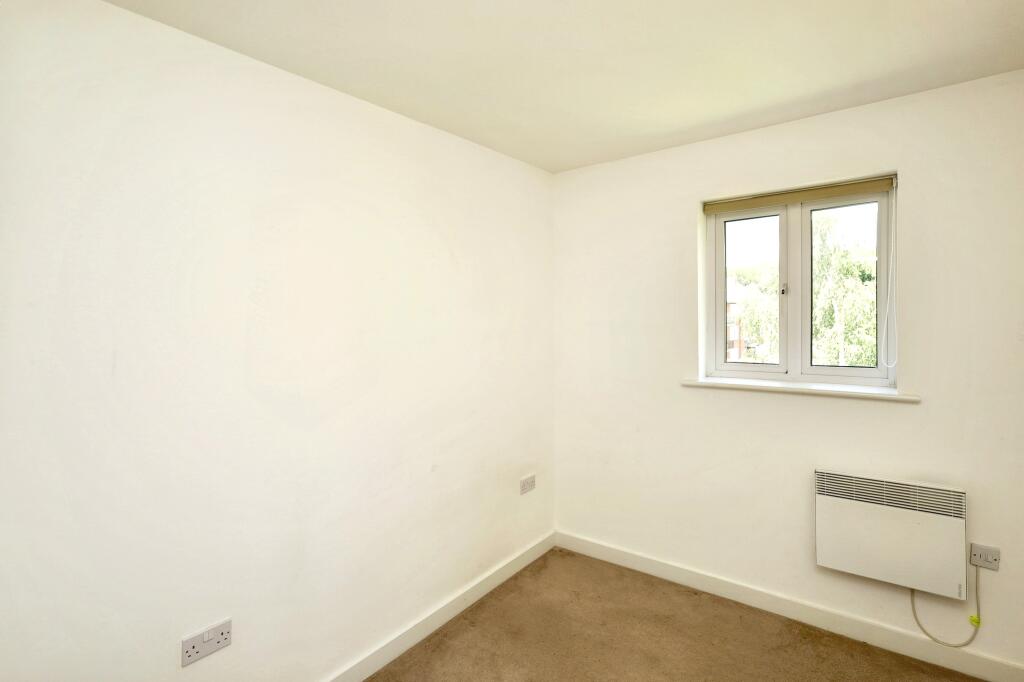 11 Celandine Grove, Southgate, London, N14 4BP