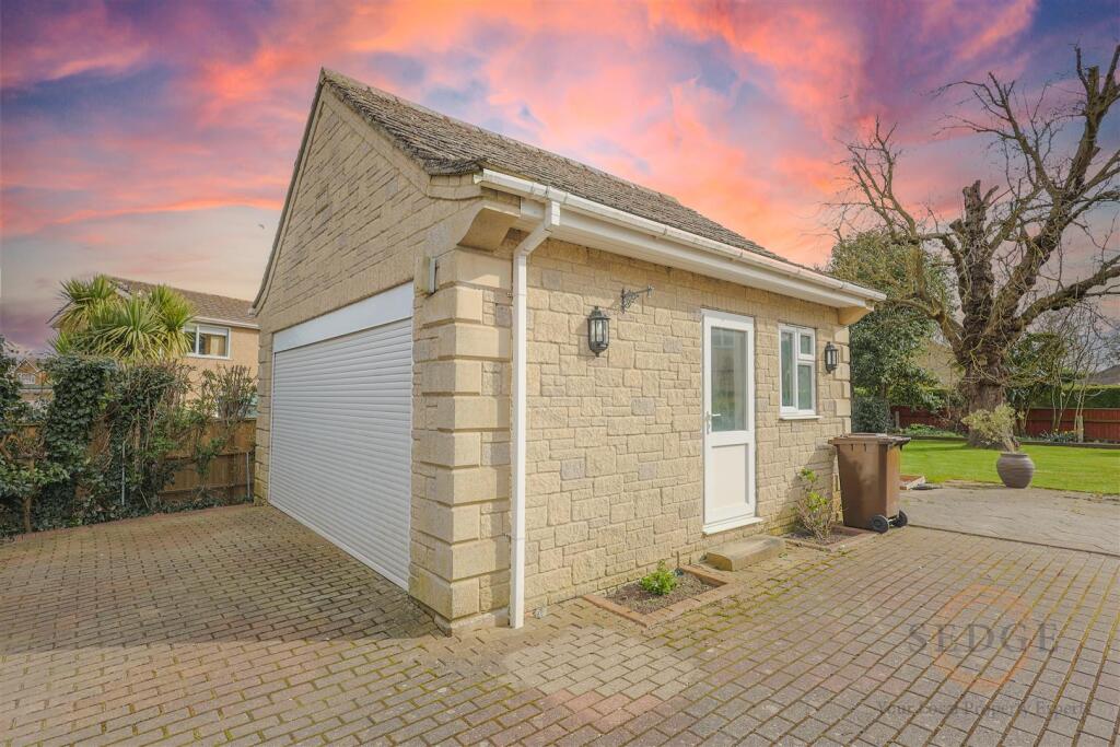 6 monkshouse-04.jpg