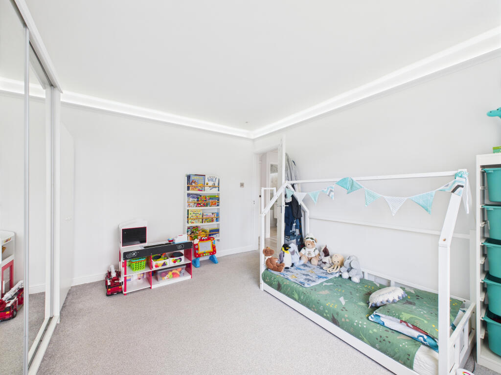 CAM02909G0-PR0458-STILL002