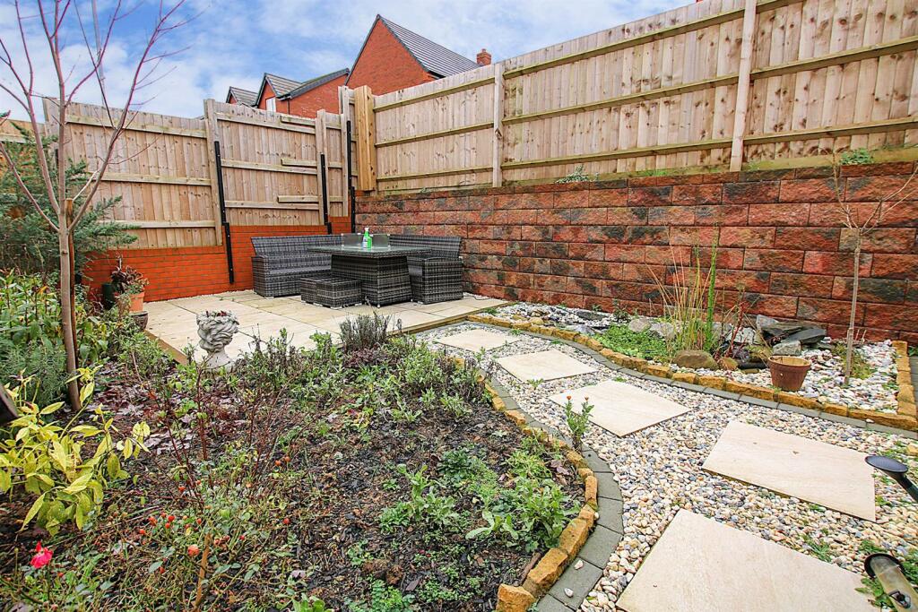 Ramfield Crescent Garden3_1.jpg