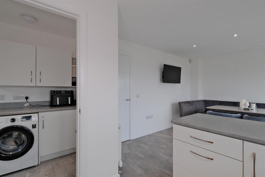 015-31 Ardencraig Terrace, Glasgow, G45 9BJ.jpg