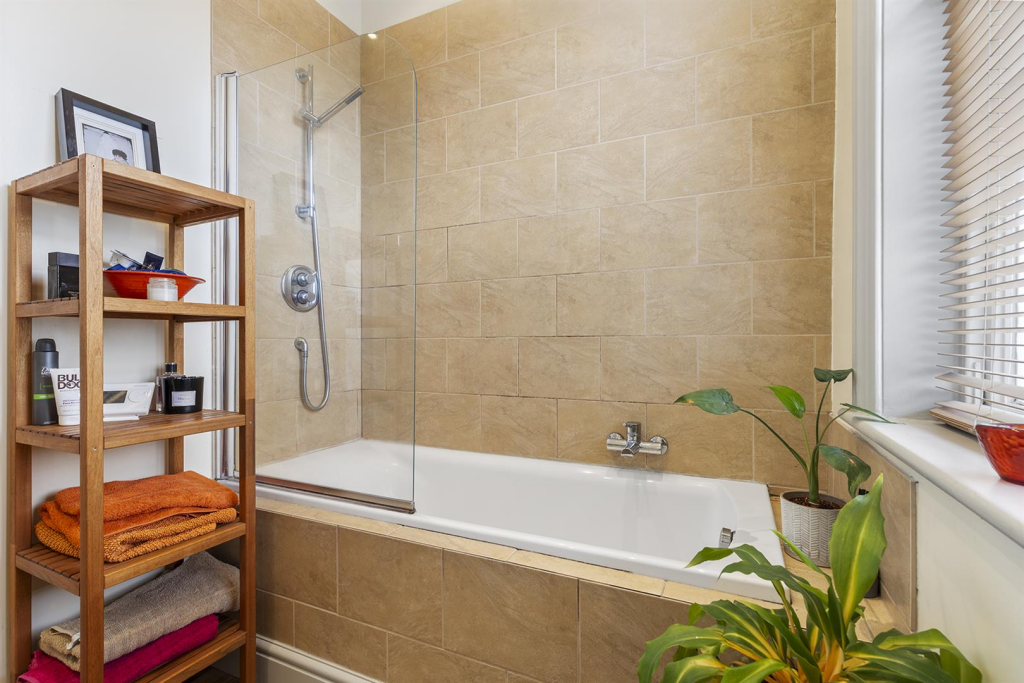 122 Birkby Hall Rd, Birkby 34_297.png