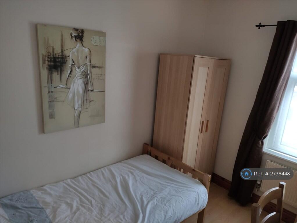 Bedroom 4 (Linen For Illustration Only)