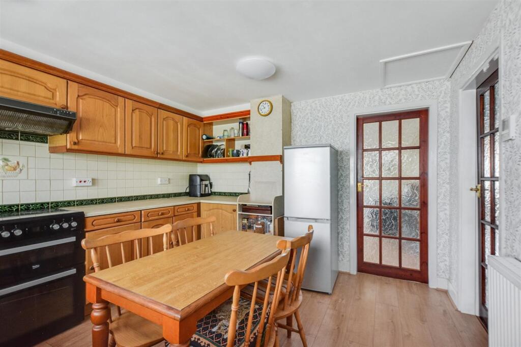 Kitchen_2.jpeg