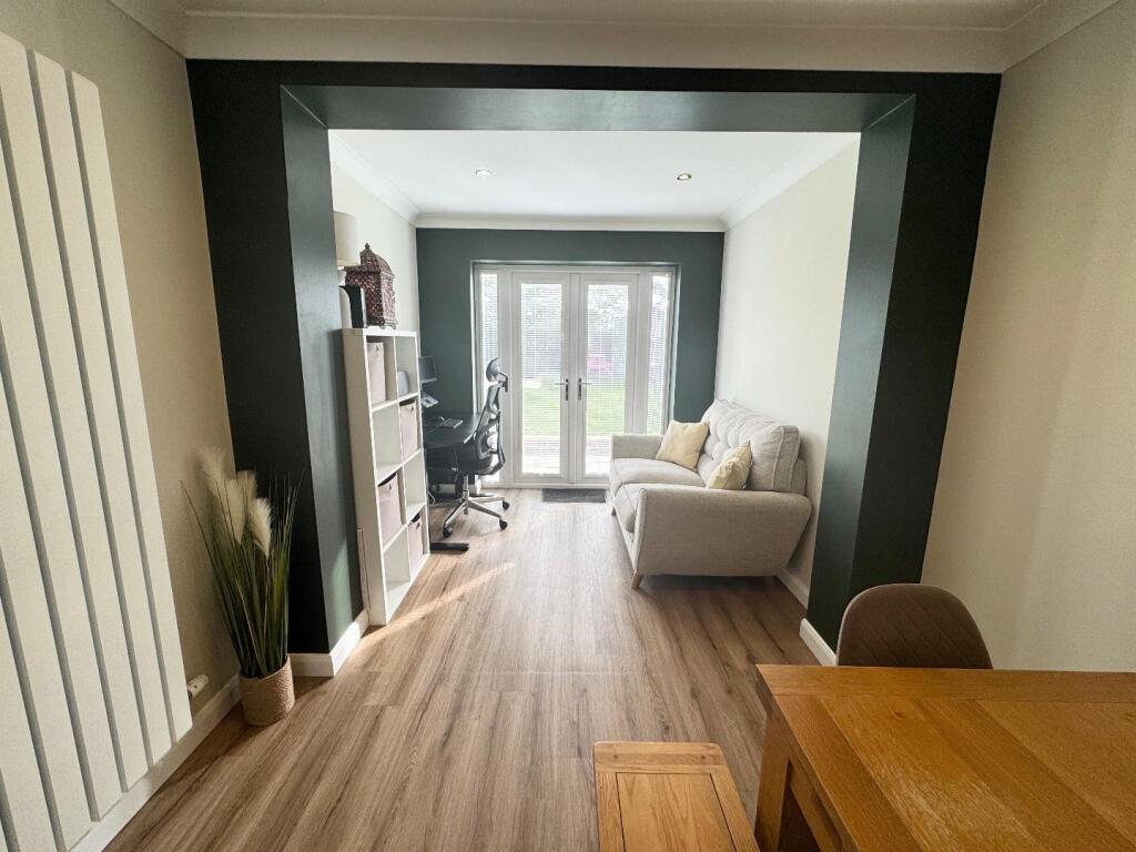 BREAKFAST KITCHEN FAMILY AREA