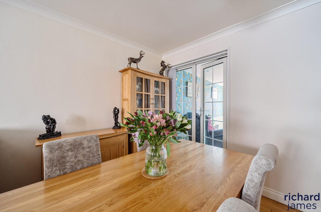 1c7b46205c714719a38009cb3dd15eb8