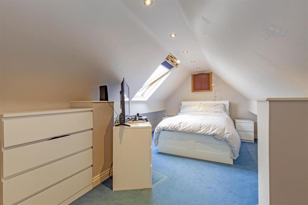 Loft Room-1.jpg