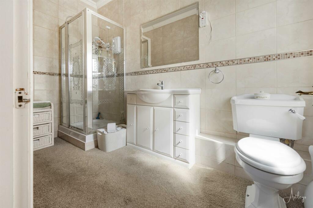 Ensuite shower room