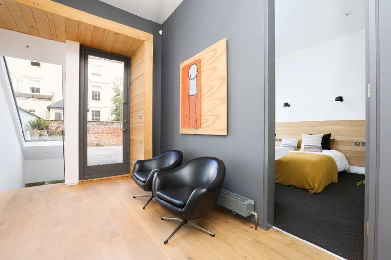 Landing/ bedroom