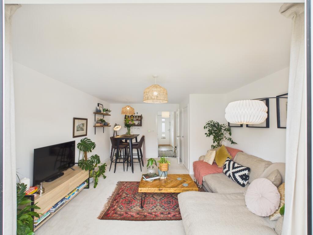 CAM02023G0-PR0163-STILL030