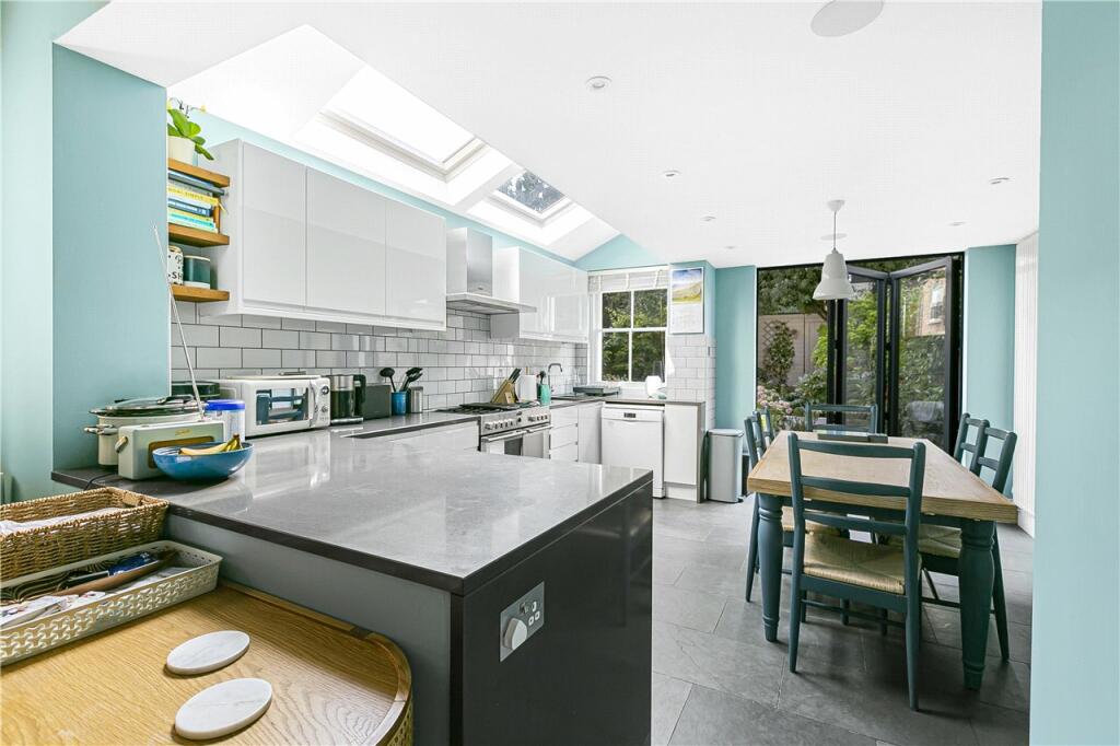 Kitchen/Dining