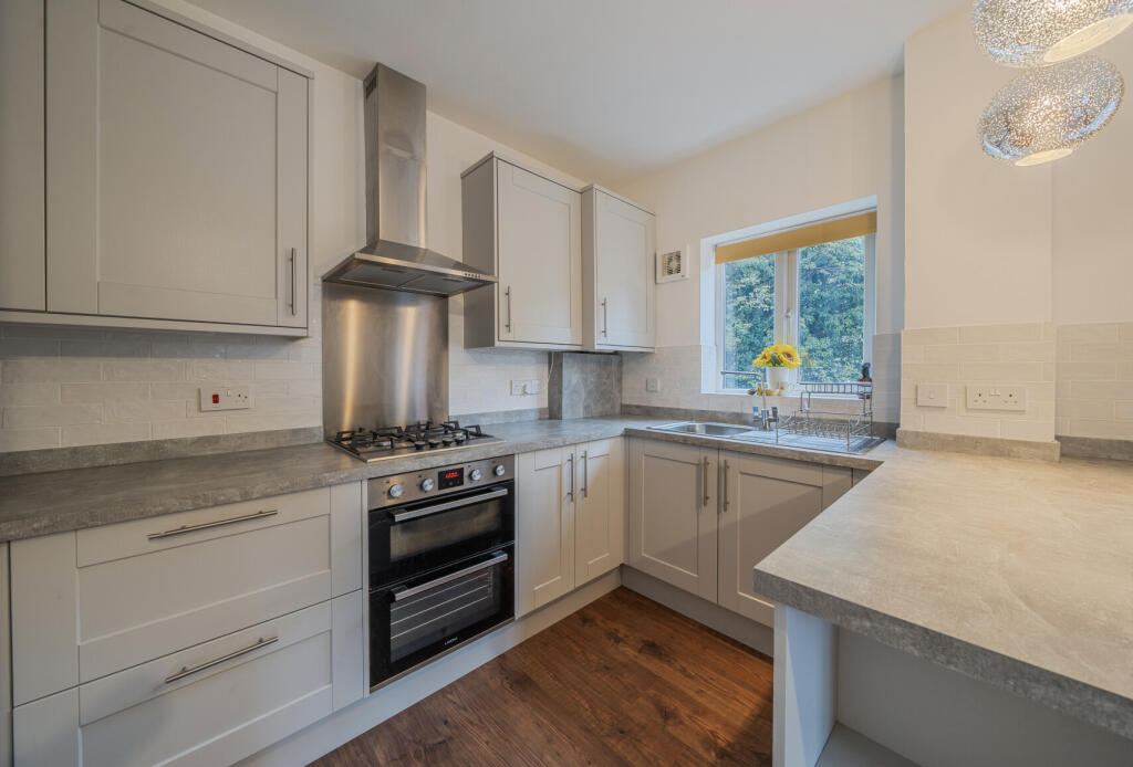 1357990-17-68d6c0...