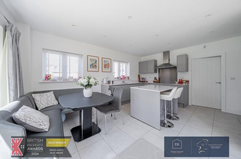 Kitchen Family Room.